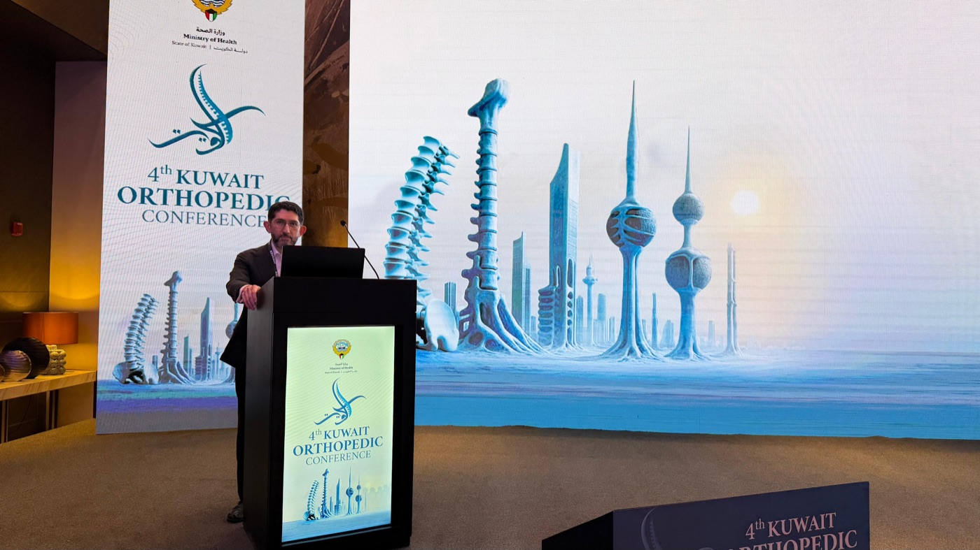 Professor Heidari at the podium, 4th Kuwait Orthopaedic Conference, January 2026