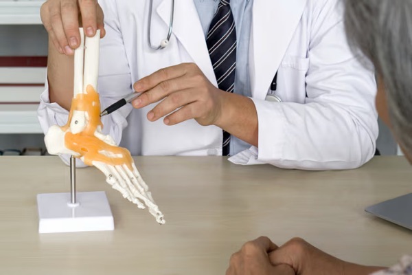 Charcot foot or infection? Telling apart two conditions that look identical